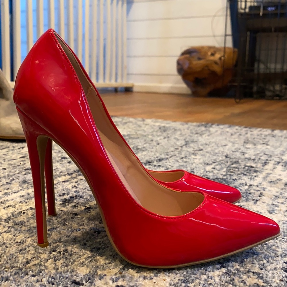 Red heels 👠